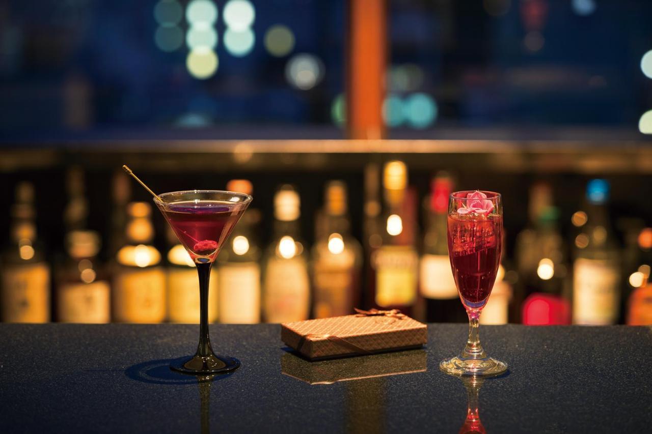 Hotel Associa Shizuoka Eksteriør bilde A cosmopolitan (left) and a cosmopolitan float (right)