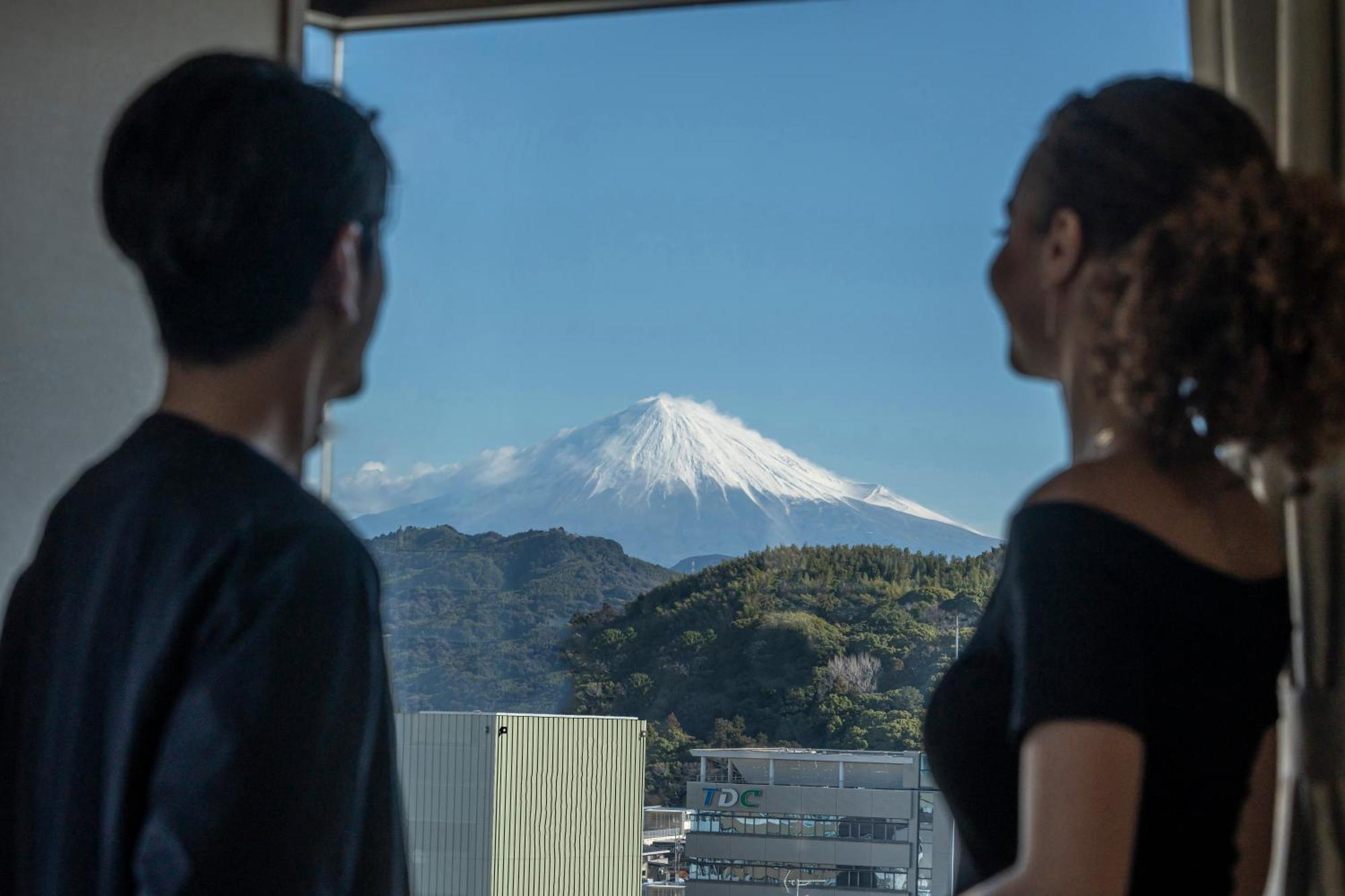 Hotel Associa Shizuoka Eksteriør bilde View of Mount Fuji from the hotel